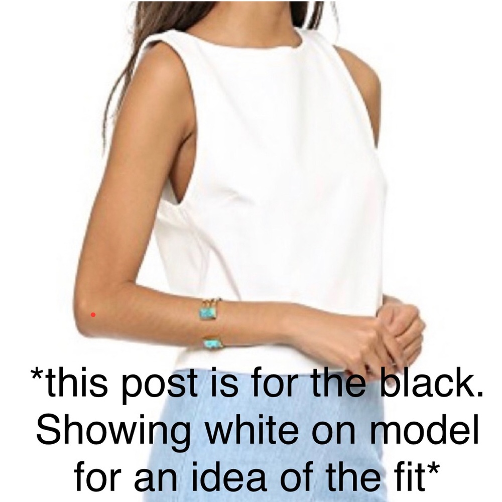 Alice + Olivia Employed black crop top Large